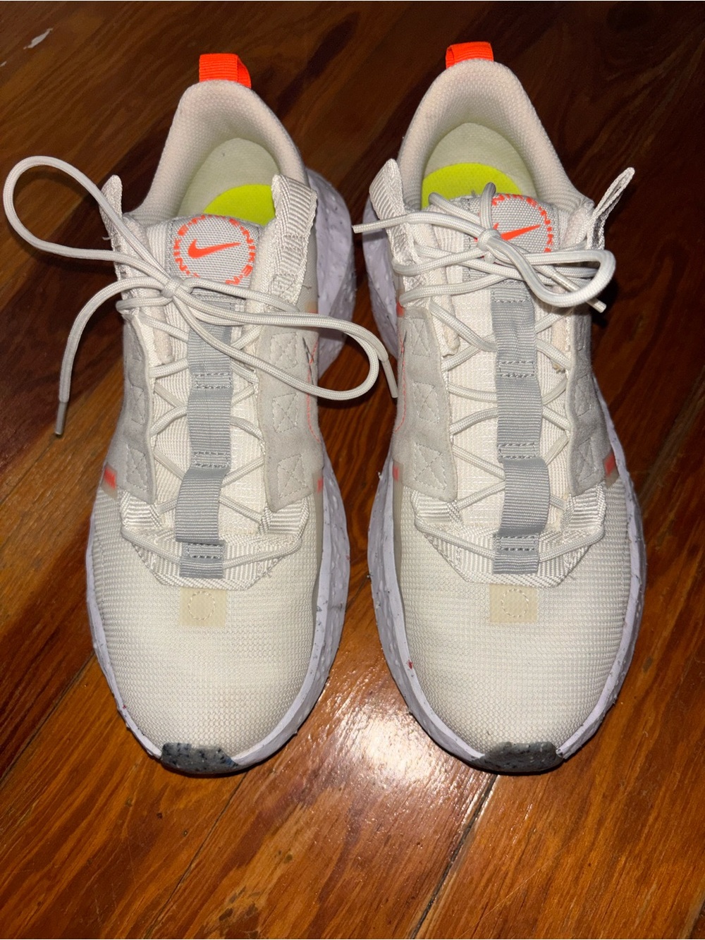 Nike Crater Impact Women’s Cream & Orange Lightweight Sneakers EUC